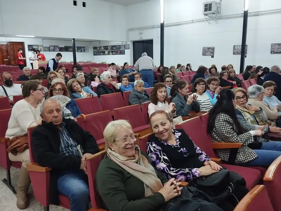 Teatro Intergeneracional en Puebla de la Calzada (37)