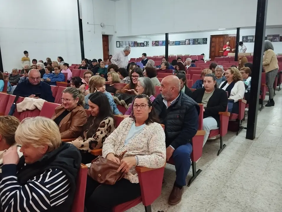 Teatro Intergeneracional en Puebla de la Calzada (41)