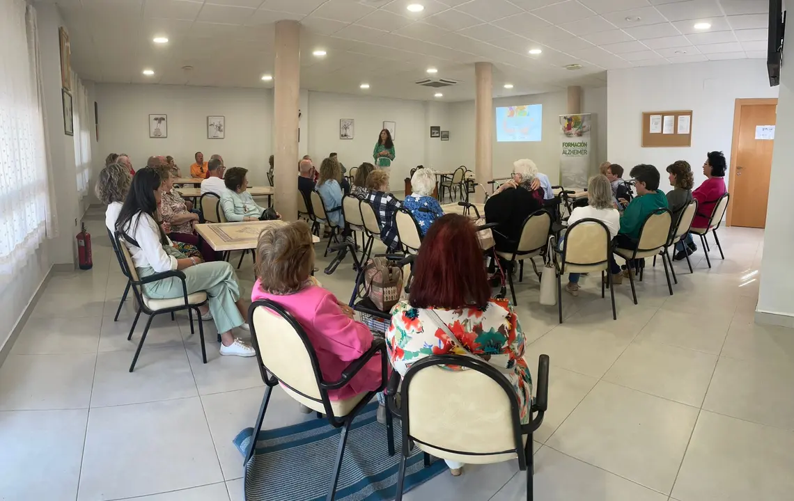 Charla Alzheimer en RM Lob&oacute;n (4)