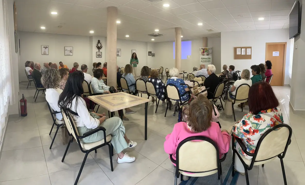 Charla Alzheimer en RM Lob&oacute;n (5)