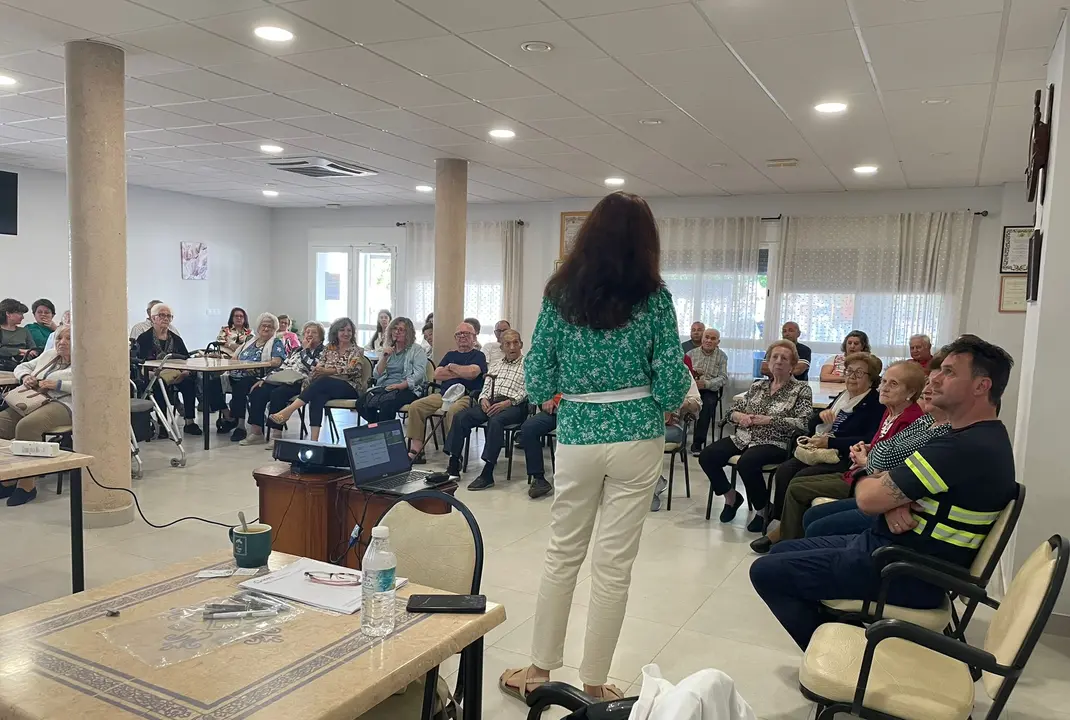 Charla Alzheimer en RM Lob&oacute;n (7)
