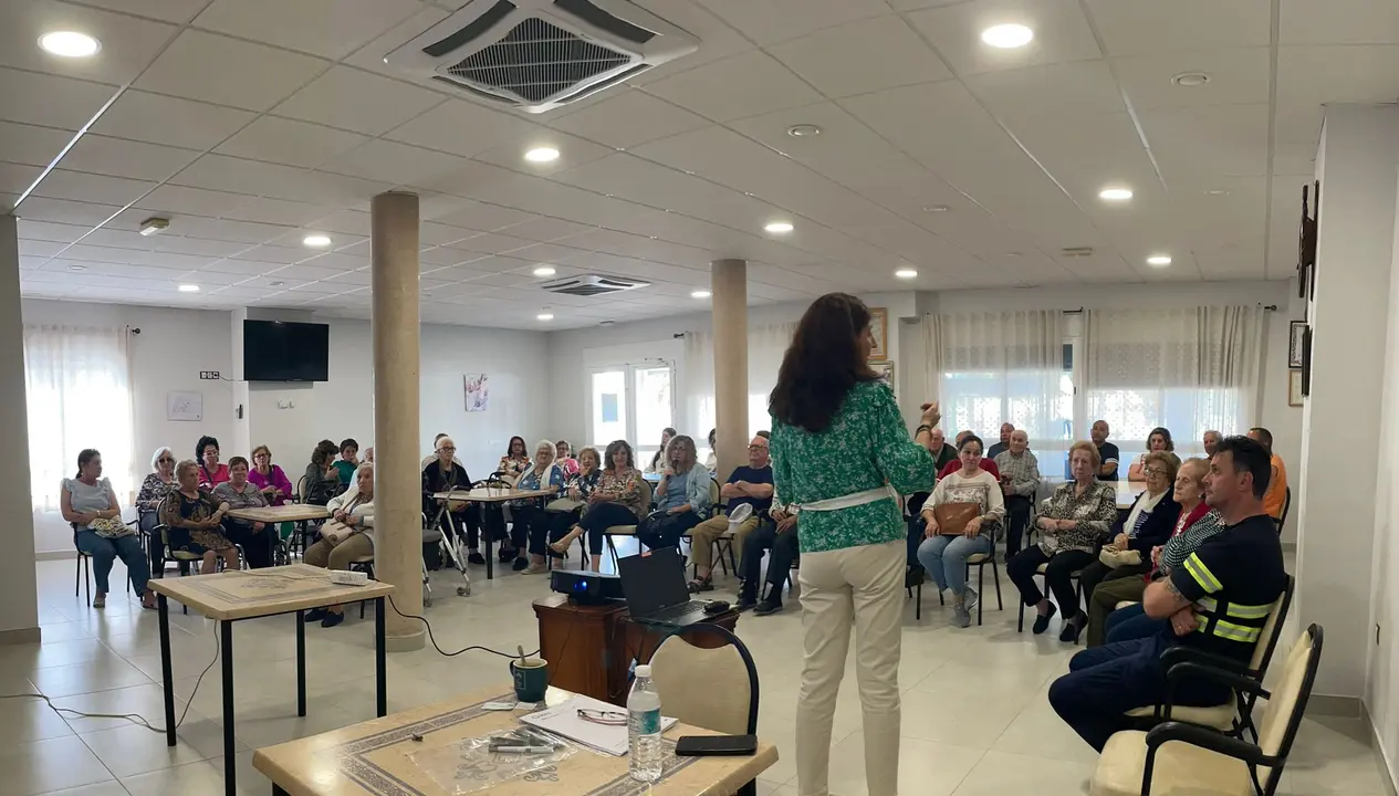 Charla Alzheimer en RM Lob&oacute;n (8)