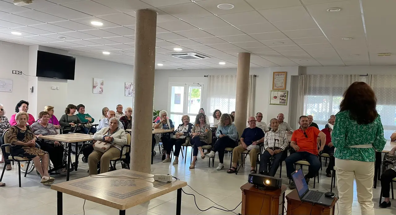 Charla Alzheimer en RM Lob&oacute;n (11)