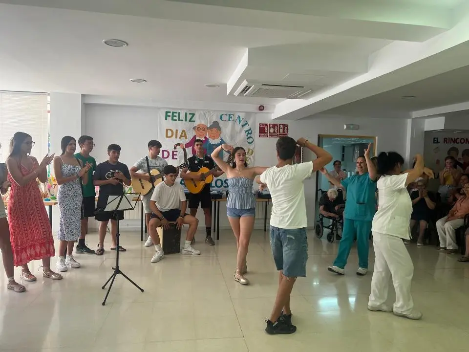 D&iacute;a de los Abuelos en CD Burguillos del Cerro (2)