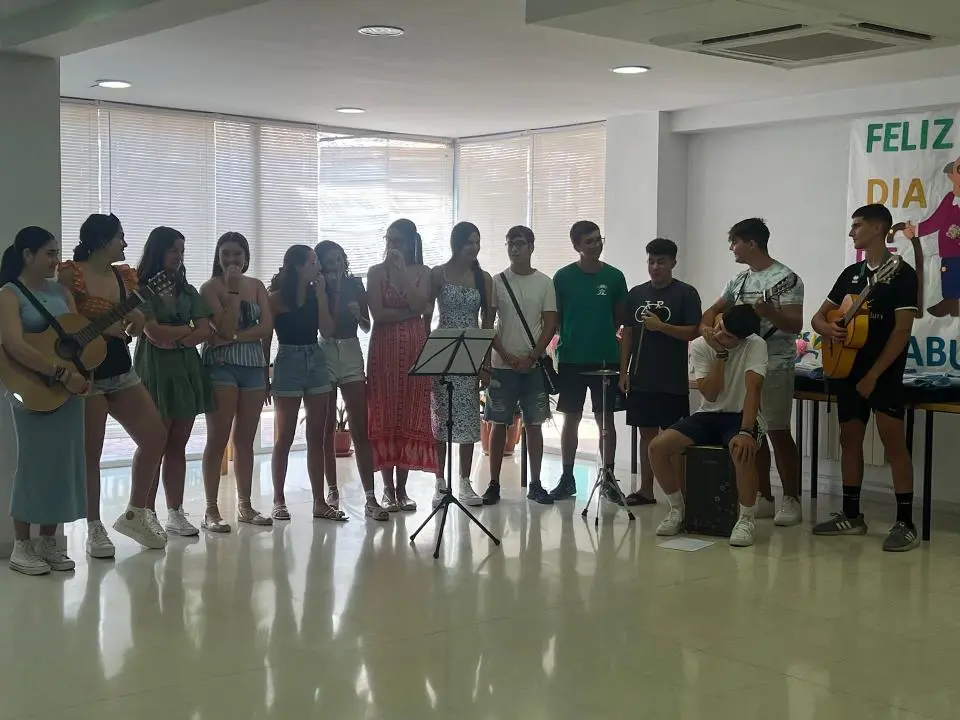 D&iacute;a de los Abuelos en CD Burguillos del Cerro (5)
