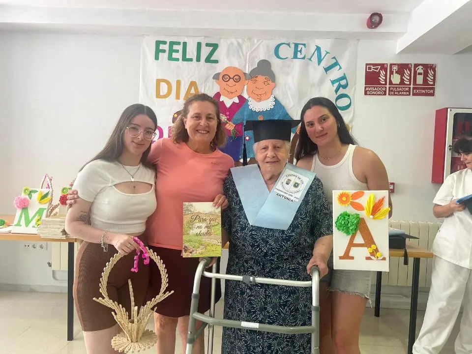 D&iacute;a de los Abuelos en CD Burguillos del Cerro (6)