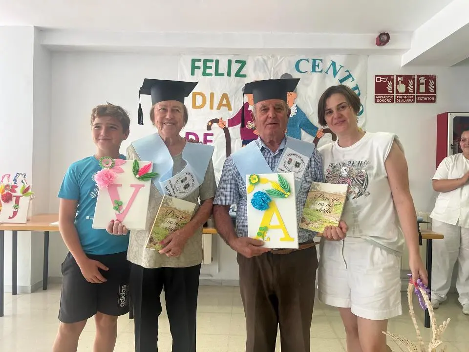 D&iacute;a de los Abuelos en CD Burguillos del Cerro (13)