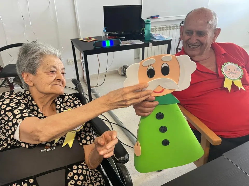 Dia de los Abuelos en RM Villasbuenas de Gata (4)