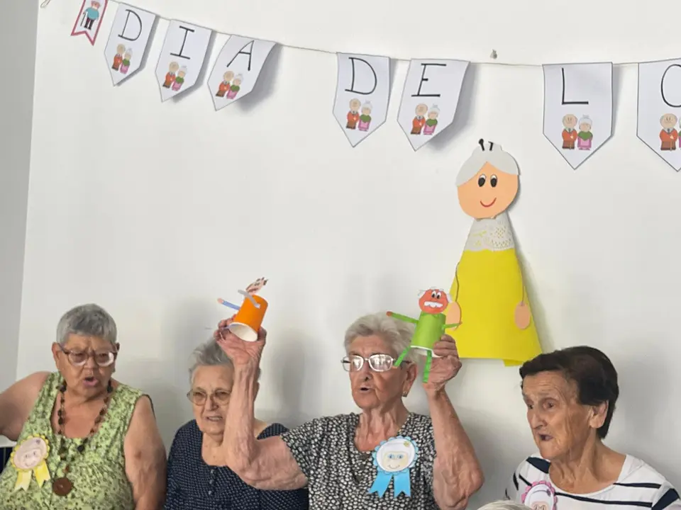 Dia de los Abuelos en RM Villasbuenas de Gata (13)