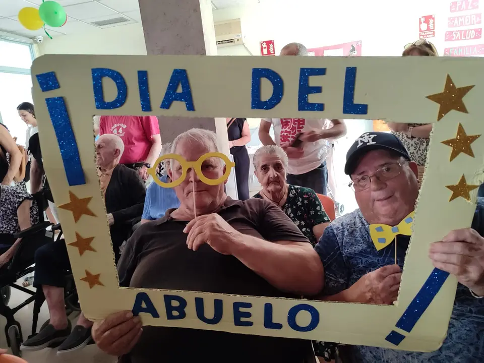 D&iacute;a de los Abuelos en RM Madrigal de la Vera (6)