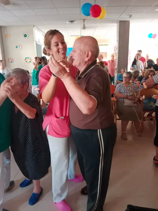 D&iacute;a de los Abuelos en RM Madrigal de la Vera (17)