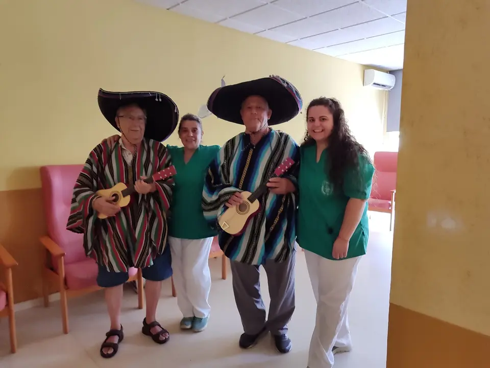 D&iacute;a de los Abuelos en RM Madrigal de la Vera (16)
