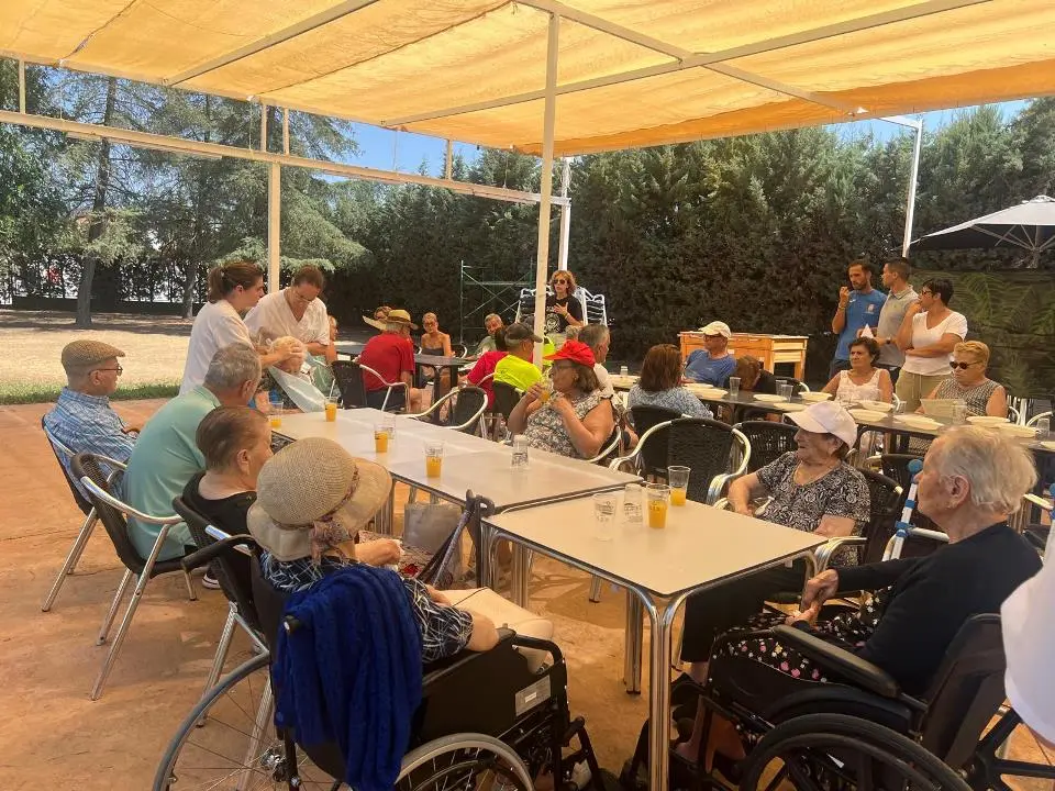 Clausura actividades acu&aacute;ticas Burguillos del Cerro (15)