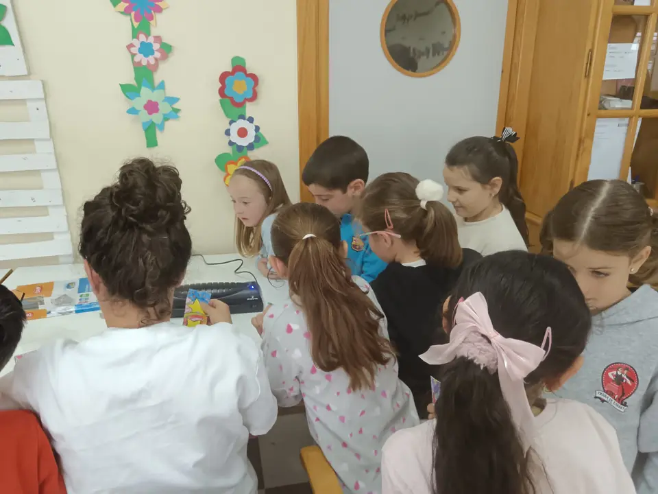 Actividades Intergeneracionales en el CD Almendralejo (2)