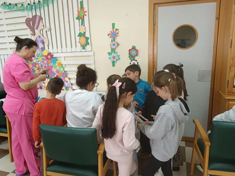 Actividades Intergeneracionales en el CD Almendralejo (15)