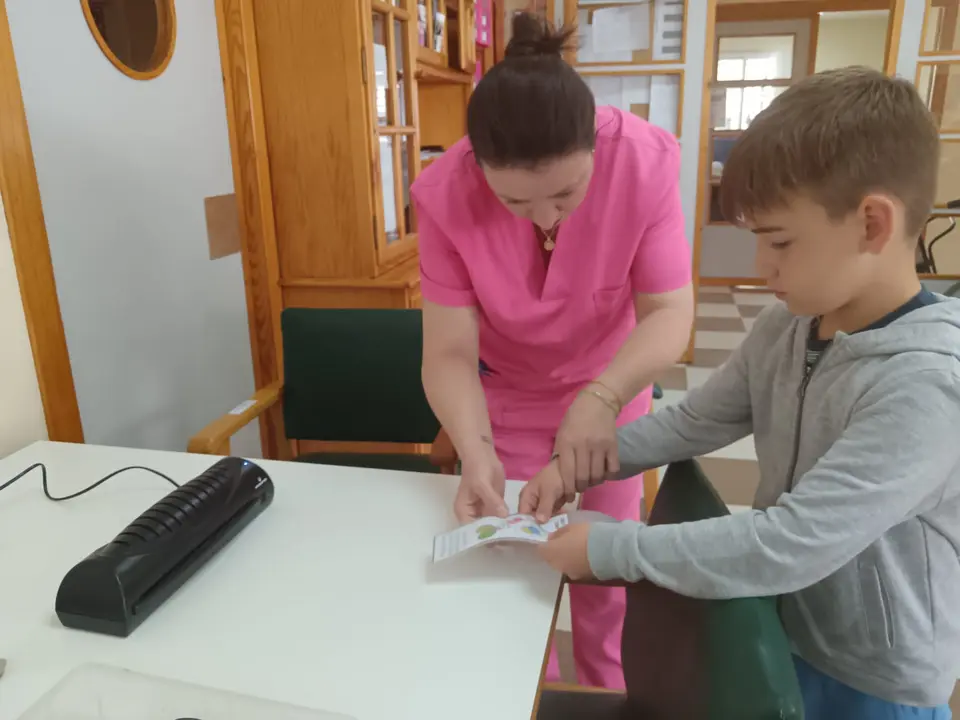 Actividades Intergeneracionales en el CD Almendralejo (17)
