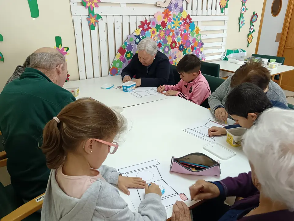 Actividades Intergeneracionales en el CD Almendralejo (20)