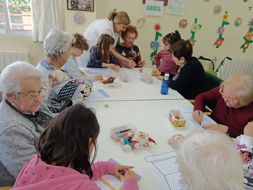 Actividades Intergeneracionales en el CD Almendralejo (21)