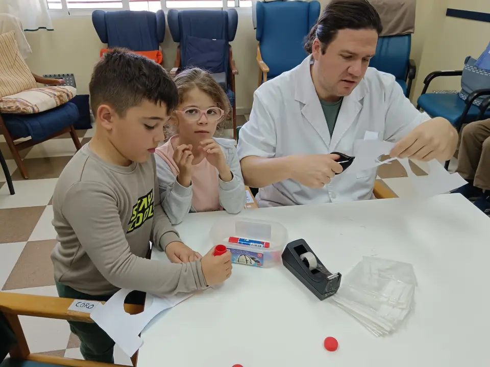 Actividades Intergeneracionales en el CD Almendralejo (36)