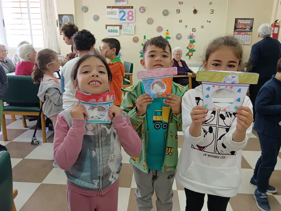 Actividades Intergeneracionales en el CD Almendralejo (38)