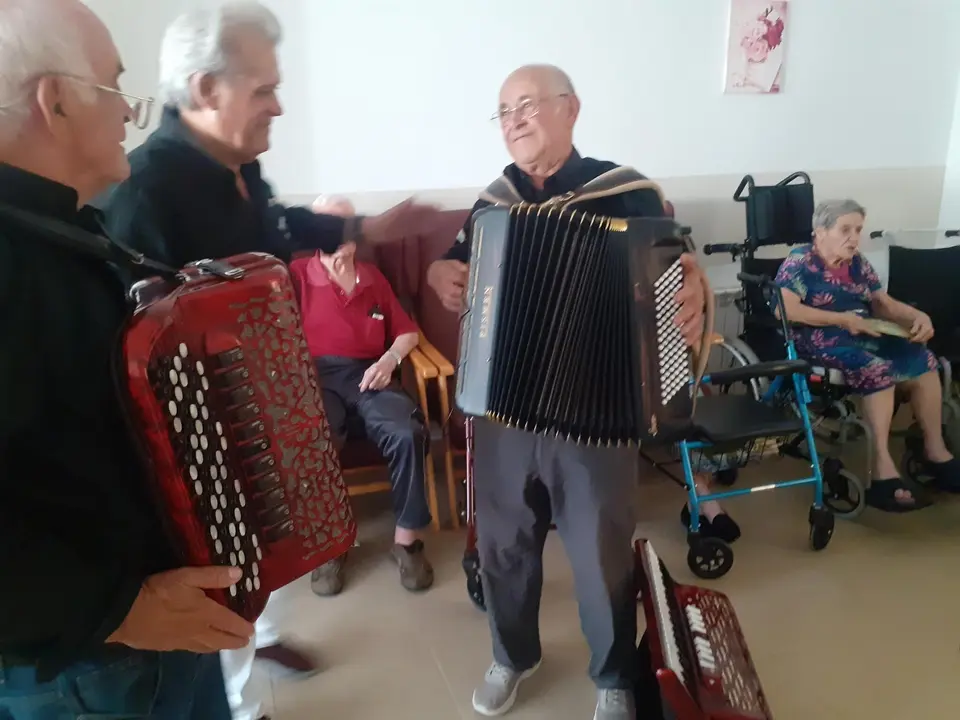 Visita Grupo Acordeonista a la RM Vegaviana (14)