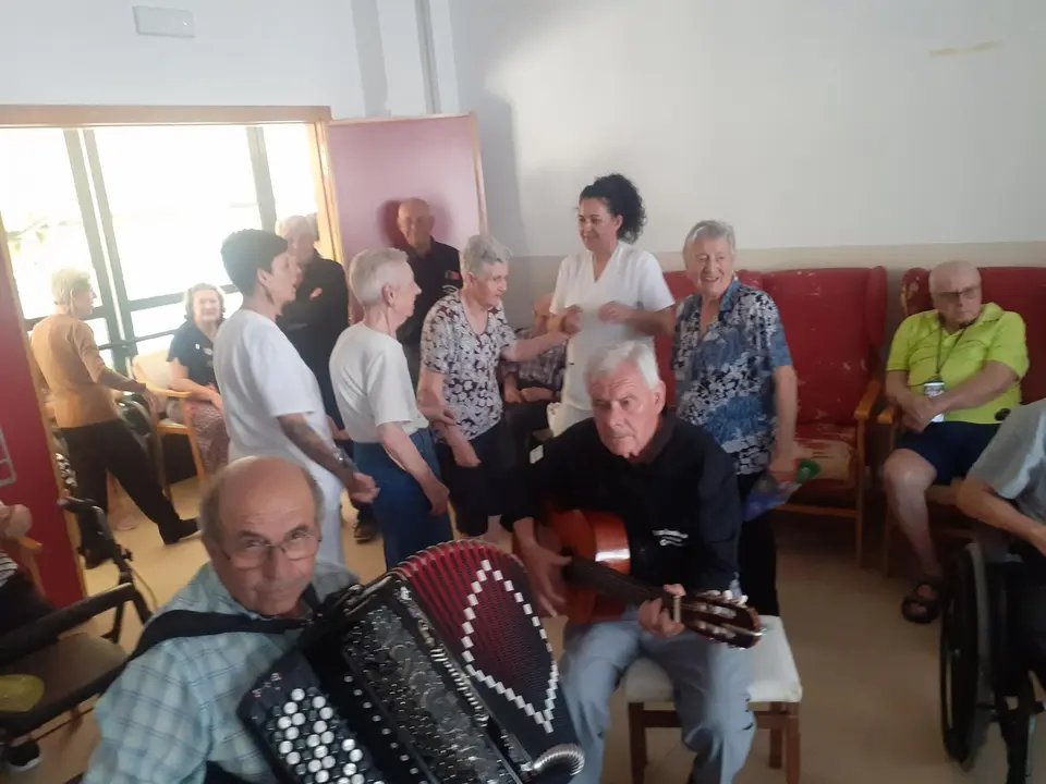 Visita Grupo Acordeonista a la RM Vegaviana (13)