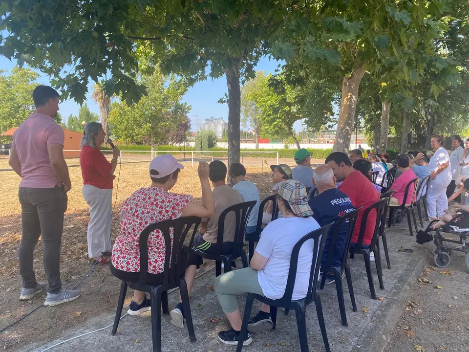 D&iacute;a de convivencia y exhibicion ecuestre en el COM (37)