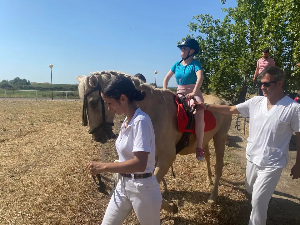 D&iacute;a de convivencia y exhibicion ecuestre en el COM (61)