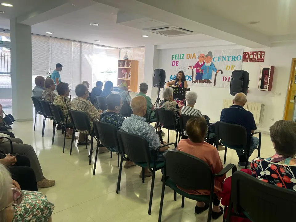D&iacute;a de los Abuelos en CD Burguillos del Cerro (9)