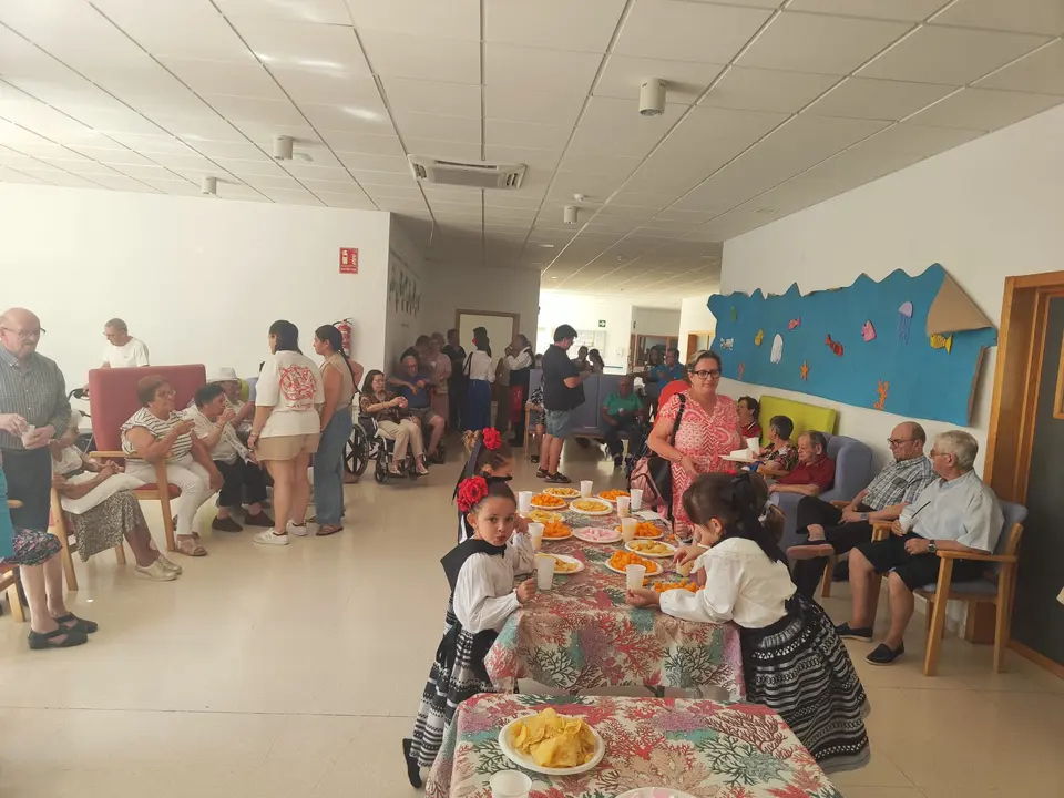 Celebraci&oacute;n de Santiago y D&iacute;a de los Abuelos en RM Torremayor (7)