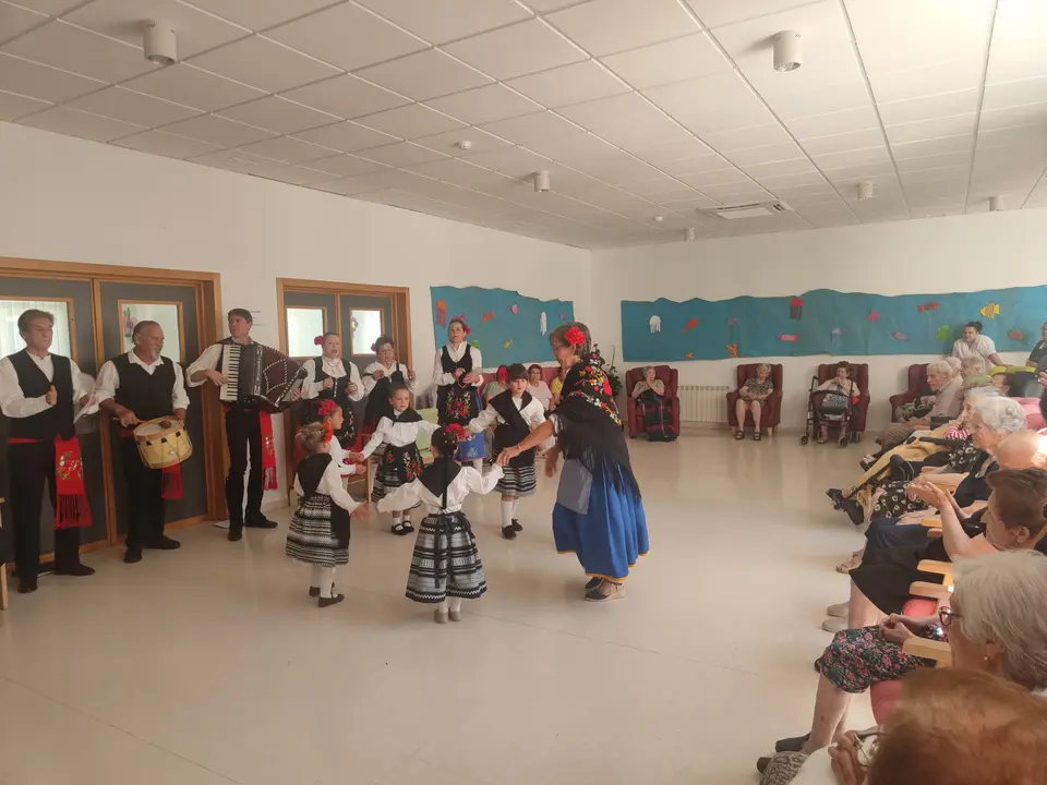 Celebraci&oacute;n de Santiago y D&iacute;a de los Abuelos en RM Torremayor (10)