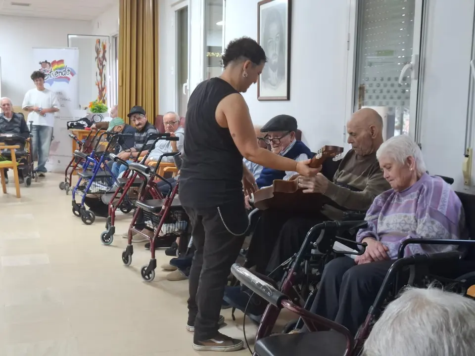 Musicoterapia en RM Torrecilla de los &Aacute;ngeles (9)