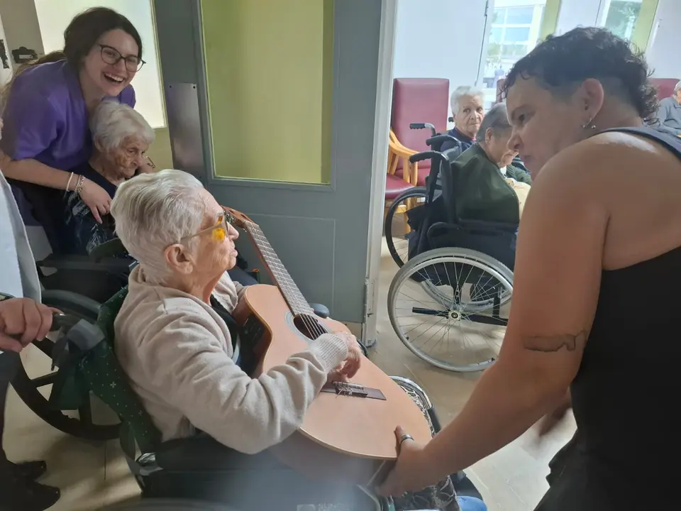 Musicoterapia en RM Torrecilla de los &Aacute;ngeles (10)