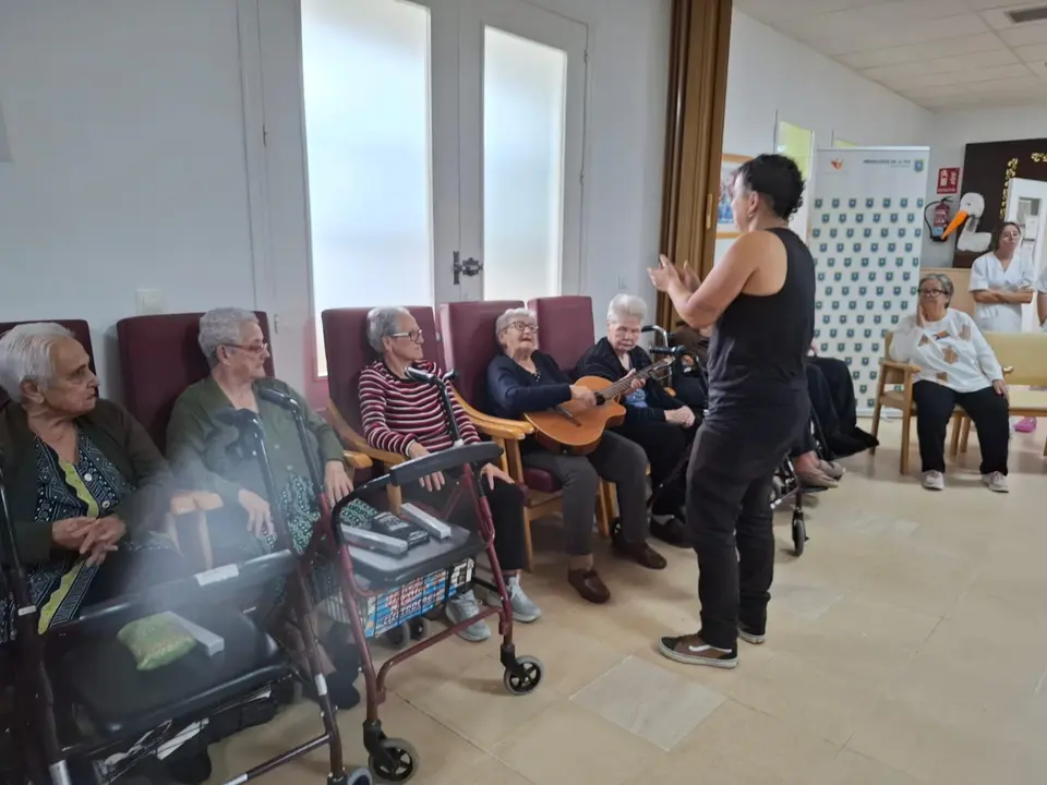 Musicoterapia en RM Torrecilla de los &Aacute;ngeles (11)