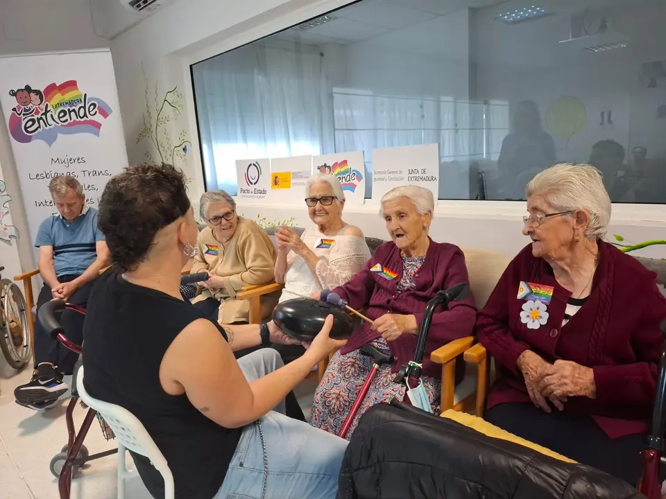 Musicoterapia en la RM Villasbuenas (10)
