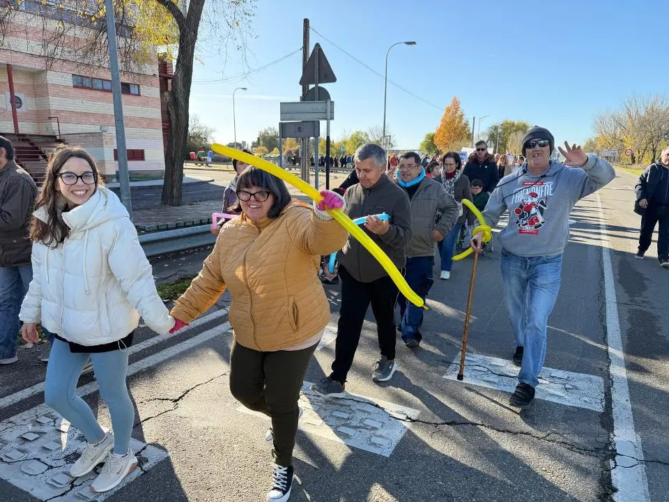 VIII Marcha urbana por la discapacidad en Moraleja (17)