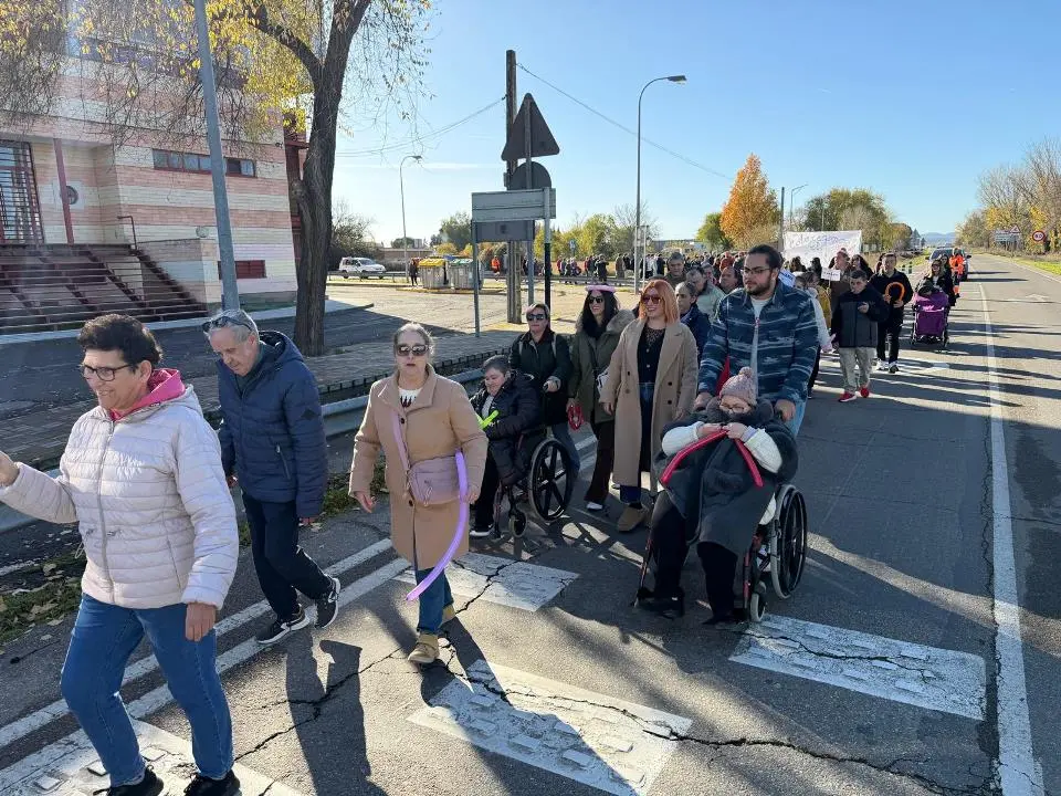 VIII Marcha urbana por la discapacidad en Moraleja (20)