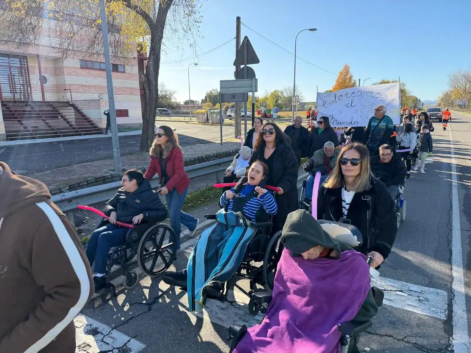 VIII Marcha urbana por la discapacidad en Moraleja (24)