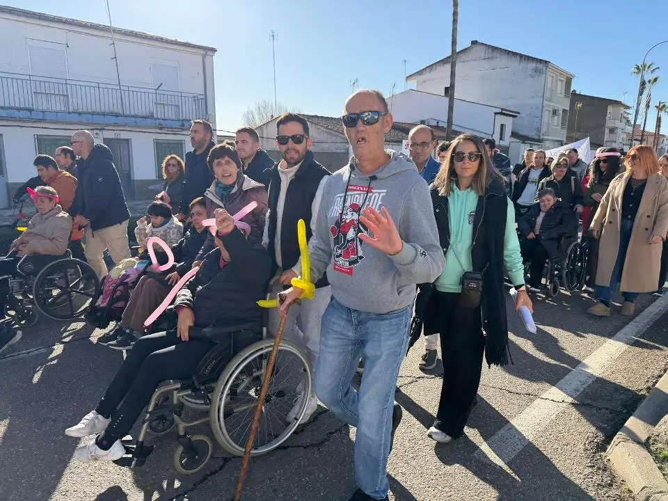 VIII Marcha urbana por la discapacidad en Moraleja (47)