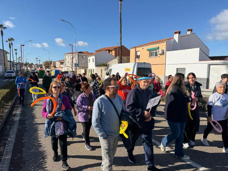 VIII Marcha urbana por la discapacidad en Moraleja (78)