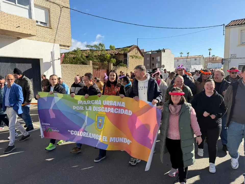 VIII Marcha urbana por la discapacidad en Moraleja (98)