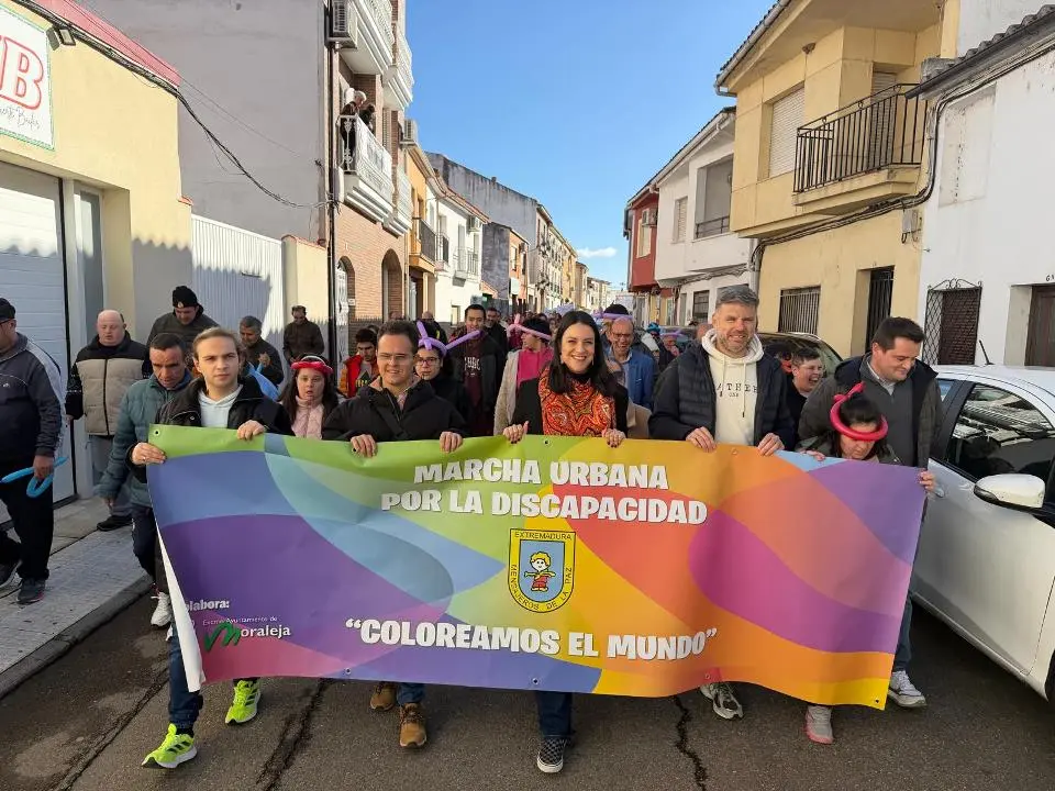 VIII Marcha urbana por la discapacidad en Moraleja (99)