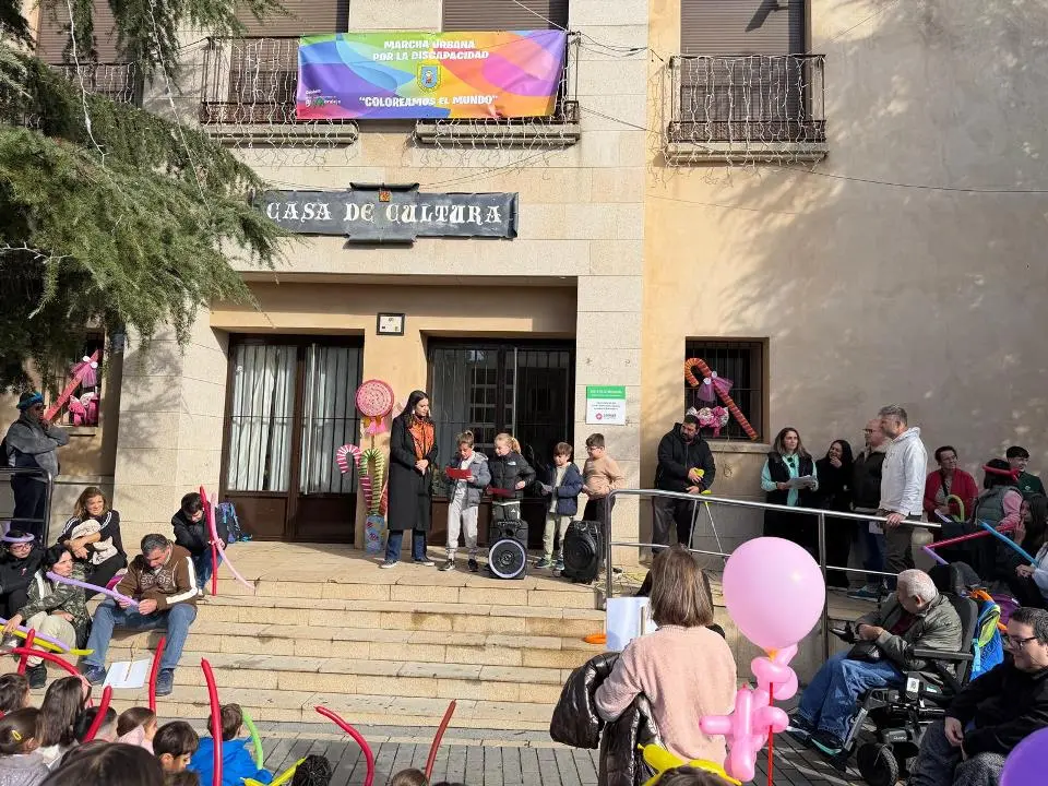 VIII Marcha urbana por la discapacidad en Moraleja (146)