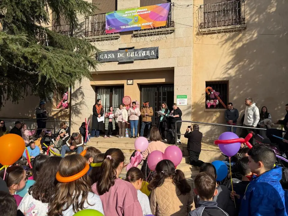 VIII Marcha urbana por la discapacidad en Moraleja (152)