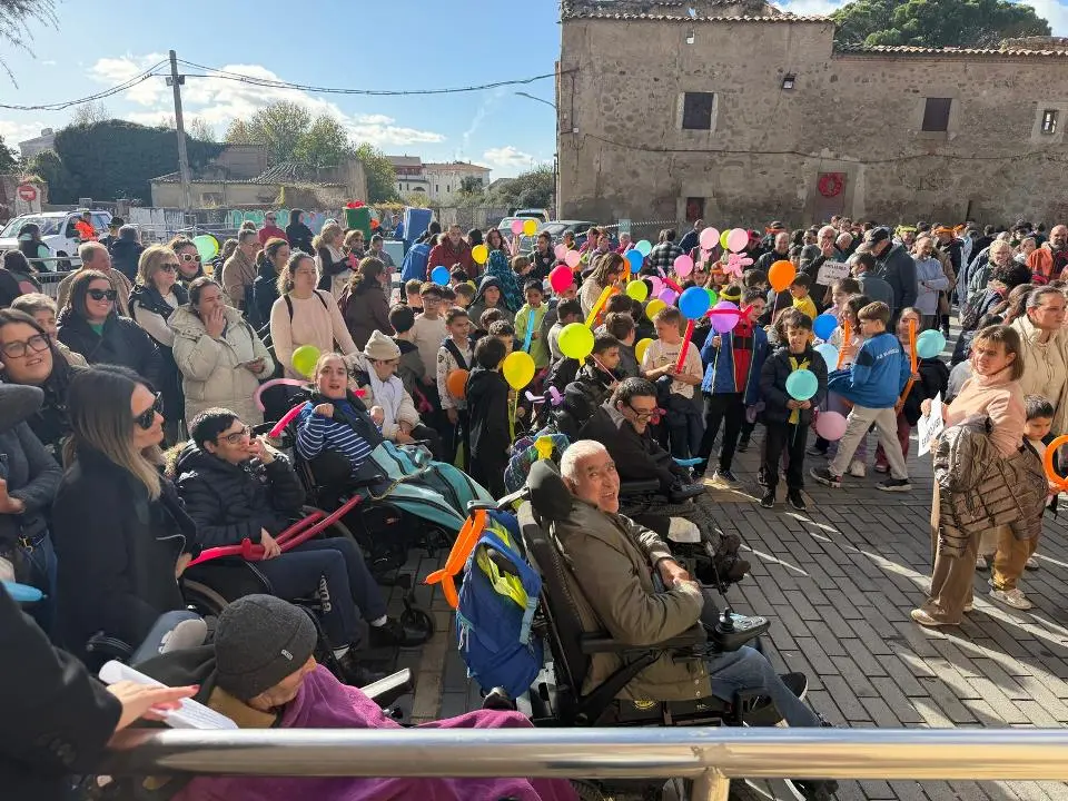 VIII Marcha urbana por la discapacidad en Moraleja (156)