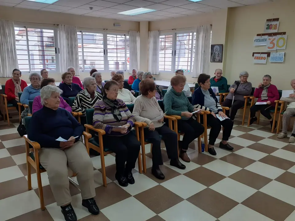 Celebraci&oacute;n de Las Candelas y D&iacute;a de la Paz en CD Almendralejo (2)