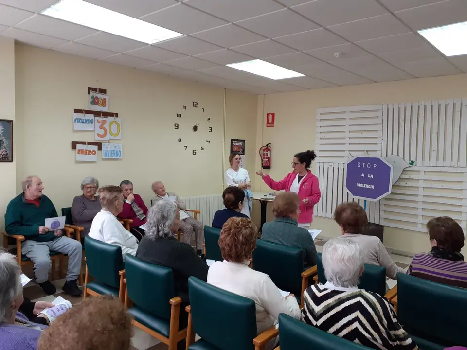 Celebraci&oacute;n de Las Candelas y D&iacute;a de la Paz en CD Almendralejo (3)