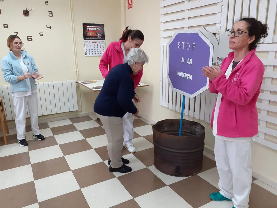 Celebraci&oacute;n de Las Candelas y D&iacute;a de la Paz en CD Almendralejo (4)