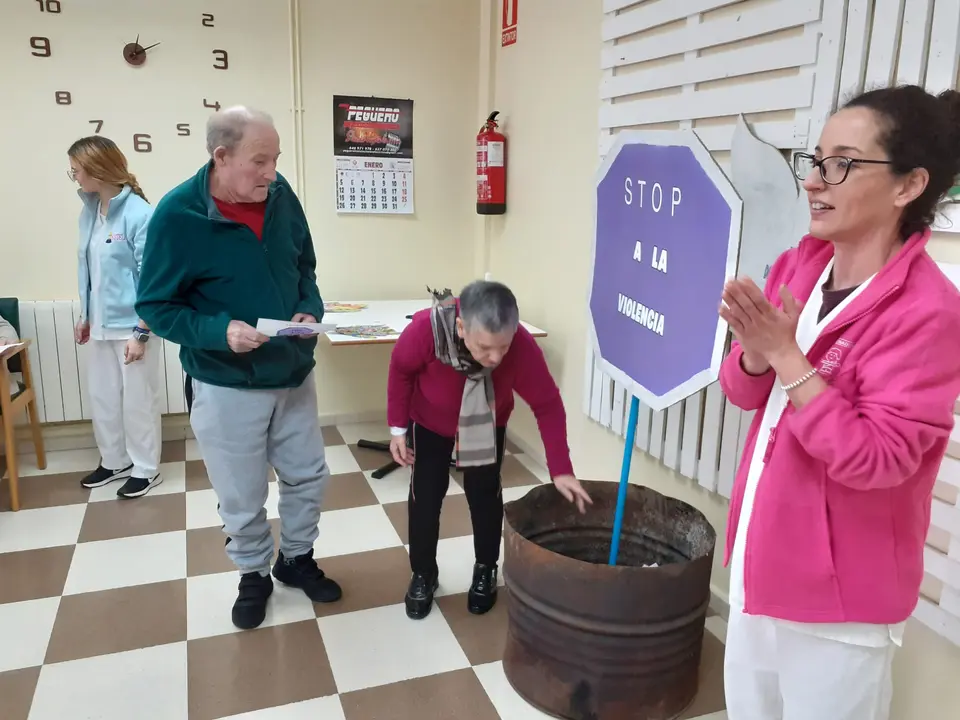 Celebraci&oacute;n de Las Candelas y D&iacute;a de la Paz en CD Almendralejo (6)