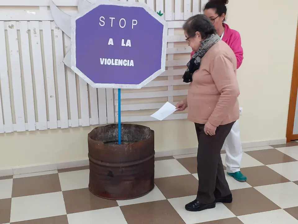 Celebraci&oacute;n de Las Candelas y D&iacute;a de la Paz en CD Almendralejo (11)